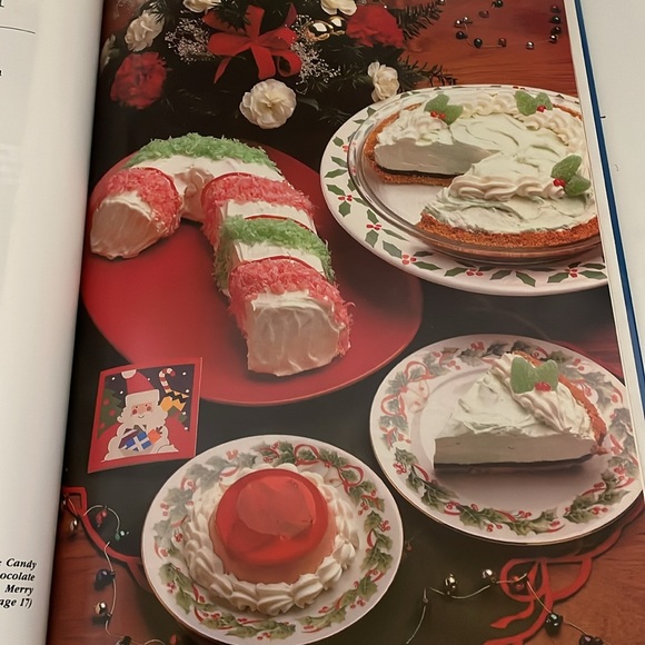 Favorite All Time Recipes Simple Desserts Made With Cool Whip 1994 - Picture 5 of 6
